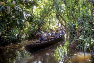 Tourists enjoying backwaters of Ettumanoor