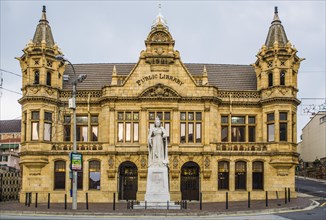 Main Library with Queen Victoria Monument