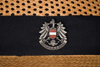 Wappen von Oesterreich als Emblem auf einem Panamahut