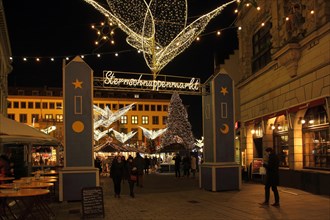 Christmas market Sternschnuppenmarkt at the Schlossplatz in Wiesbaden