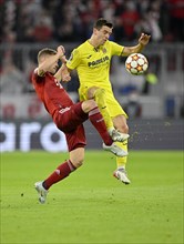 Zweikampf Joshua Kimmich FC Bayern Muenchen FCB
