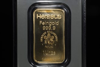 1 ounce gold bar from Heraeus 9999