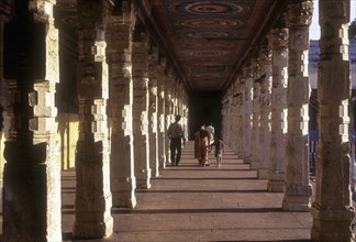 Corridor around golden lotus tank in Meenakshi temple