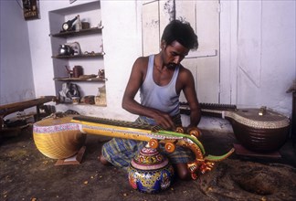 Veena making at Thanjavur