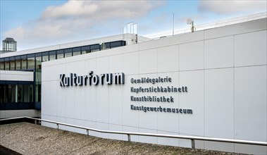 Entrance to the Kulturforum at Matthaeikirchplatz