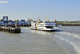 Ferry Nordfriesland leaving the port of Wyk auf Foehr