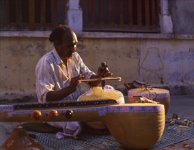 Veena Making in Thanjavur