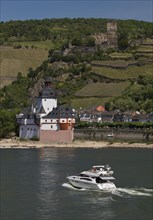 Gutenfels Castle and Pfalzgrafenstein Castle with pleasure boat