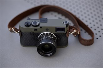 Studioaufnahme Sondermodell Leica M10-P Reporter