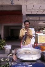 Banana chips frying