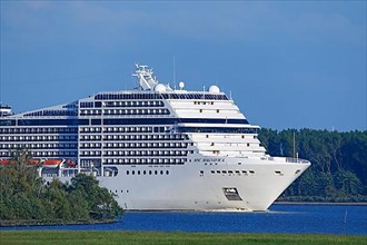 Cruise ship MSC Magnifica on the Elbe near Wedel