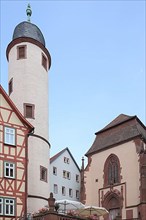 Schulgasse with tower and Kilian's Chapel