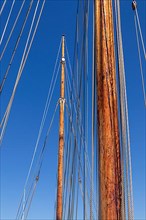 Masts and ropes