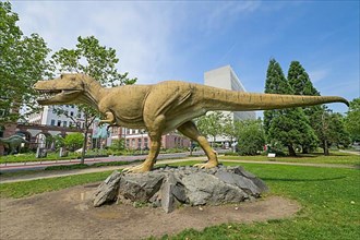 Tyrannosaurus Rex in front of the Senckenberg Museum