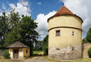 Round defence tower