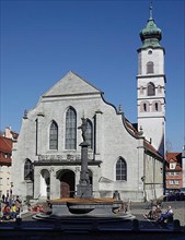St. Stephen's Church and Neptune Fountain on the Market Square