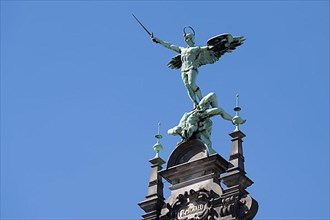 Bronze sculpture on Hamburg City Hall