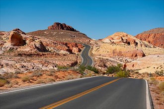 Road through Valley of Fire State Park