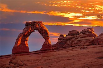 Delicate Arch rock at sunset