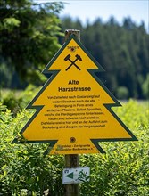 Sign in the shape of a fir tree on the Old Harz Road between Zellerfeld and Goslar