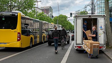 Buses and cyclists in Berlin traffic