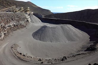 Shredder plant for lava rock at Punta de Fuencaliente