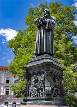 Luther monument by the sculptor Adolf von Donndorf from 1895 on Karlsplatz in Eisenach. The reformer Martin Luther,