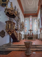 Georgenkirche, interior with pulpit