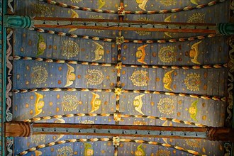 Enclos paroissial, wooden vault painted with angels