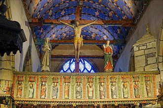 Enclos paroissial, rood screen with apostles and crucified Christ