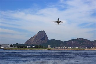 Aircraft on approach to Aeroporto Santos Dumont, Rio de Janeiro