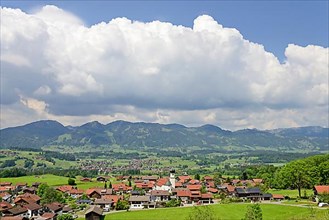 View of the mountains of the Hoernergruppe, the villages of Schoellang and Fischen