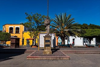 Tequila monument, Plaza Principal Tequila