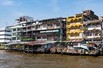 Appartment house on the Chao Phraya River, Bangkok