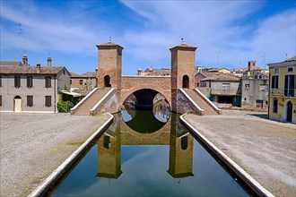 Trepponti Bridge, Comacchio