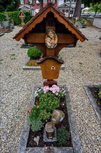 Grave at the cemetery of the Catholic Parish Church, Maria-Opferung