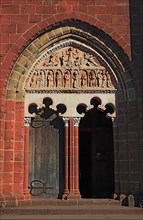 Saint-Pierre churchs gate, Collonges-la-Rouge