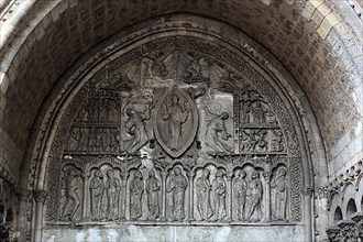 Detail on the Romanesque main portal, Saint-Etienne Cathedral