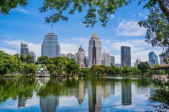 Abdulrahim Square as seen from Lumphini Park, Bangkok