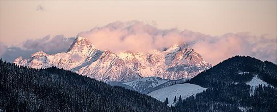 View of the Loferer Steinberge, Alps in winter with snow-covered mountains