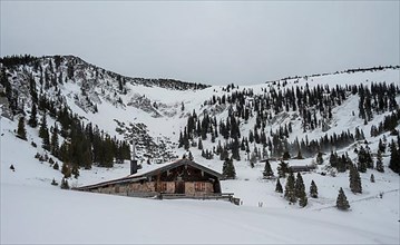 Alpine hut in winter, Schlierseer Berge