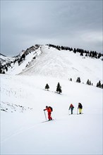 Three lone ski tourers, Jaegerkamp