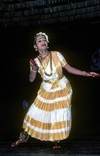 Mohiniyattam Mohiniattam, a classical dance form from Kerala