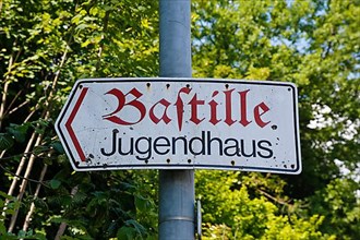 Sign, signpost Bastille Jugendhaus