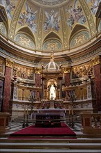 St Stephen's Basilica, altar