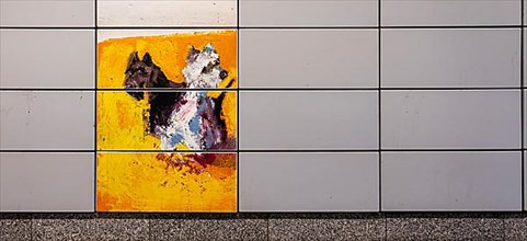 Schillingstrasse underground station, wall tiles painted with dog motifs