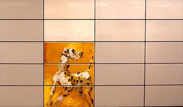 Schillingstrasse underground station, wall tiles painted with dog motifs