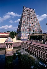 Kumbhewarar Siva temple Rajagopuram with pushkarani tank in Kumbakonam, Tamil Nadu