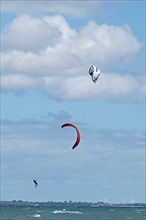 Kitesurfer jumps, Steinwarder peninsula
