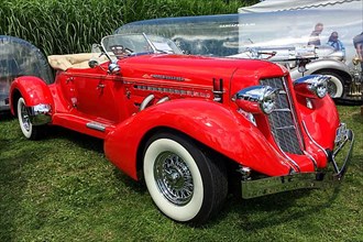 Historic sports car Auburn Boattail Speedster 852 Supercharged from 30s 1936 by Auburn Automobile Company, Classic Days
